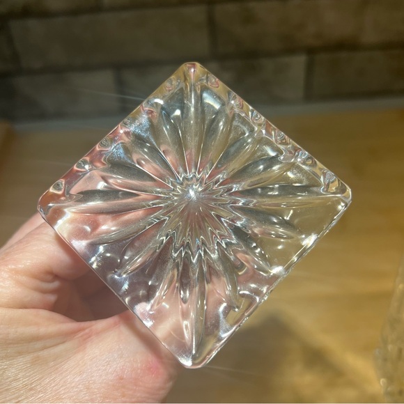 Vintage Crystal Glass Whiskey Decanter with Glass Stopper 1L Capacity - Picture 8 of 11